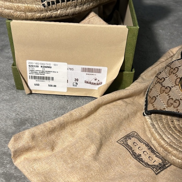 Gucci Slipper - Picture 2 of 3